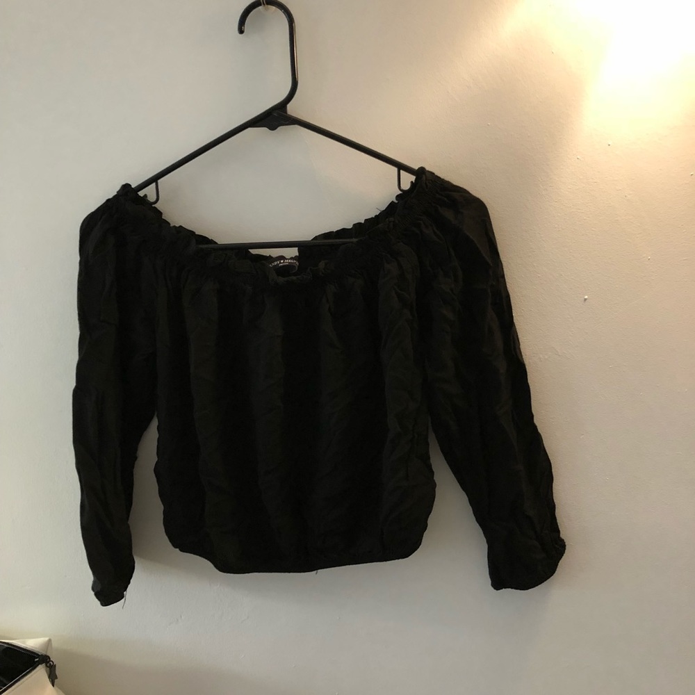 Brandy Melville Maura Off shoulder top